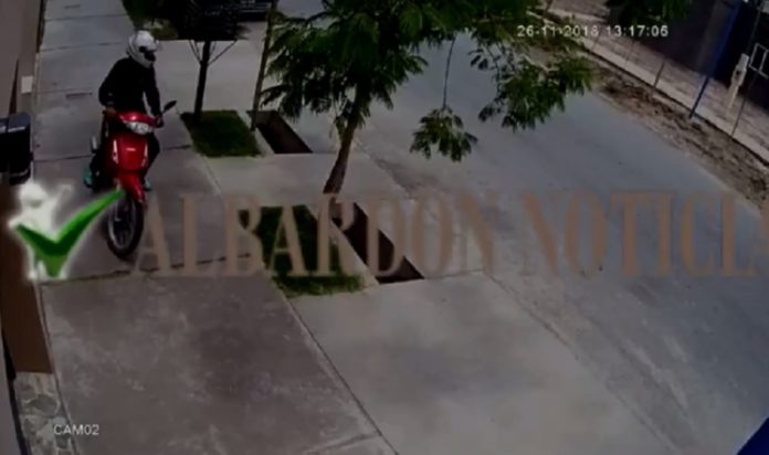 El motochorro que atemoriza a todo un departamento