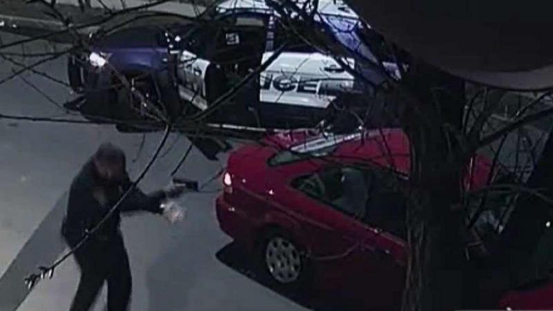 Les disparó la Policía por cantar en el auto