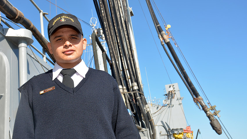 ¡Bravo! Un sanjuanino comienza su carrera naval