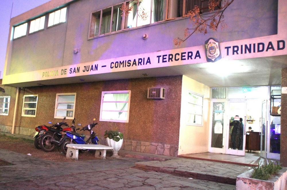 Se llevaron a una menor en moto y abusaron de ella