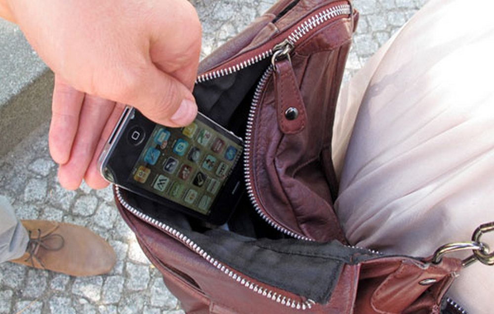 Le robaron el celular en un reconocido boliche