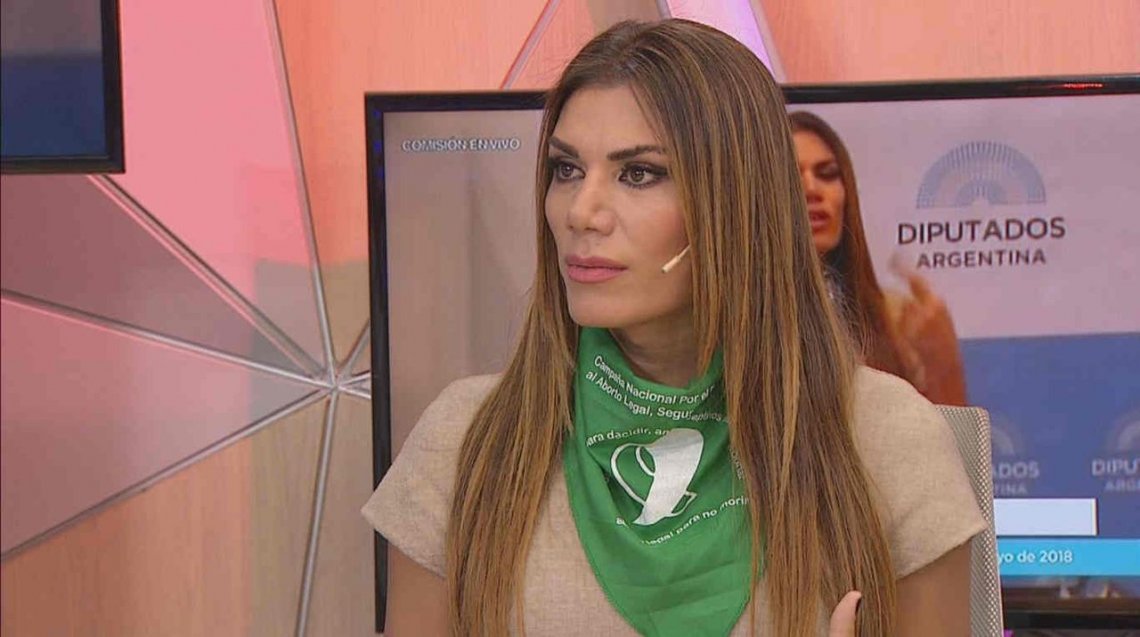 Flor de la V hundió al colectivo de Actrices Argentinas