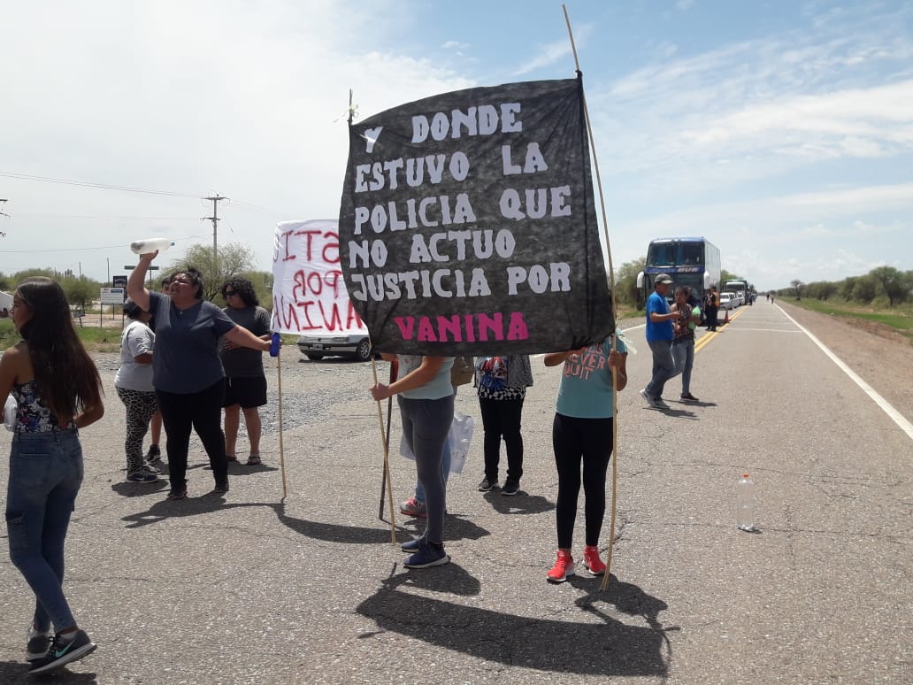 Tensa situación en Caucete: cortaron la ruta y no dejan pasar a nadie