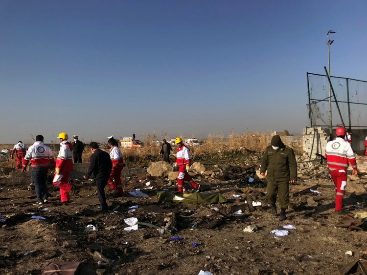 Avión de pasajeros se estrelló cerca del aeropuerto de Teherán: hay 176 muertos