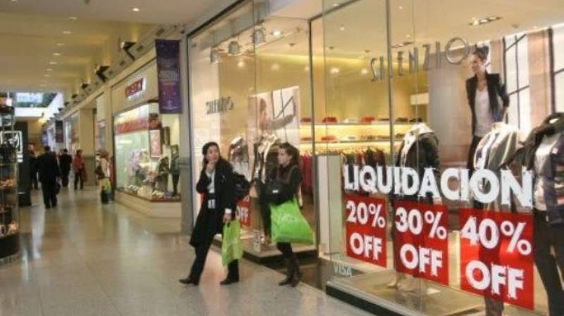 Arrancó el “Megaoutlet”