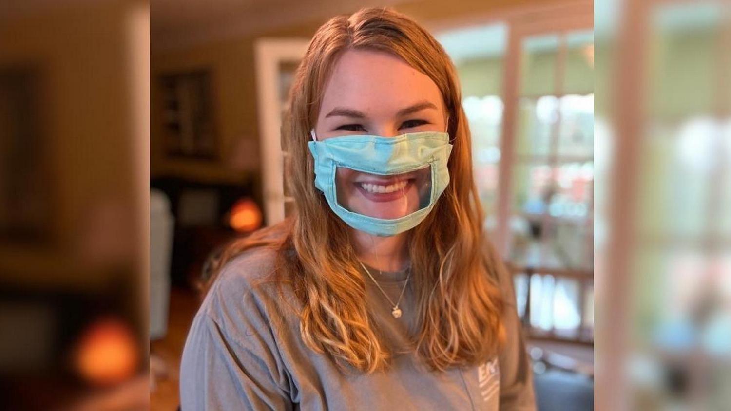 Sordos e hipoacúsicos piden que se usen tapabocas transparentes