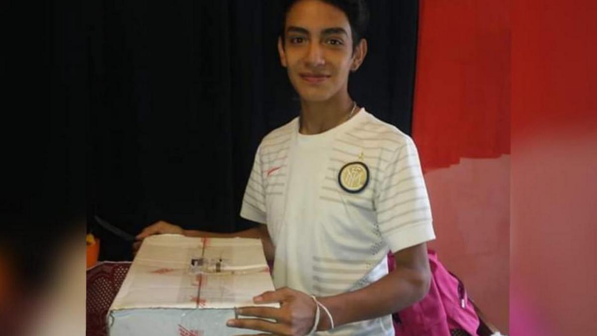 Joven cobró los $10.000 del IFE y puso su peluquería en su casa