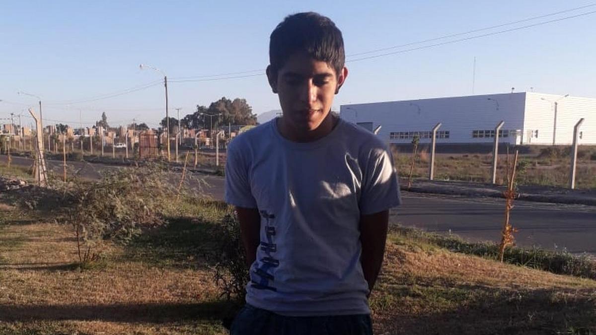 ¡Que nene! Tiene 18 años, entró a a una casa y robó un televisor
