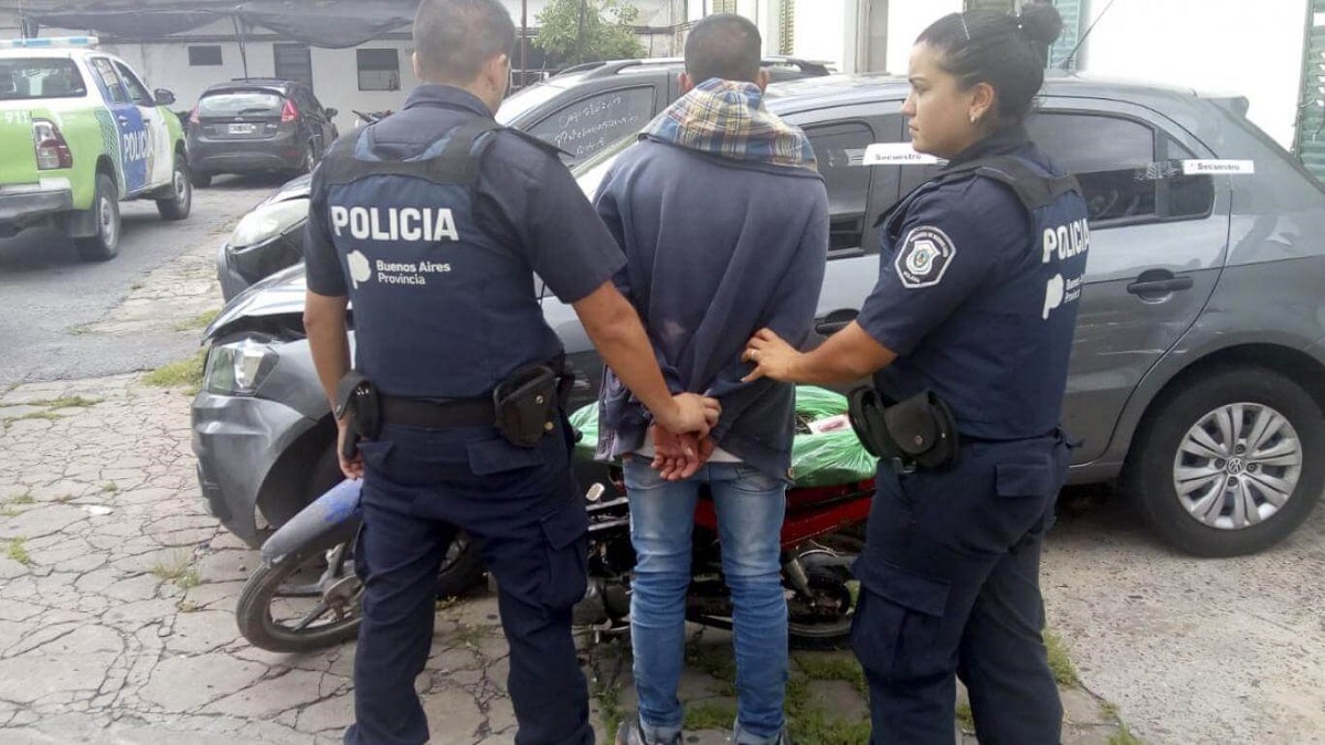 Sobrevivió de milagro: la violaron y tiraron a un arroyo