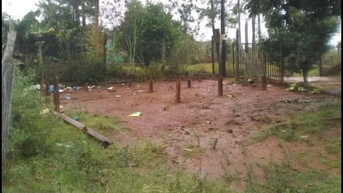 Le robaron la casa llevándola entera en un camión