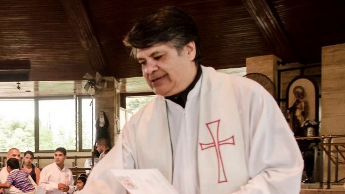 Apareció muerto un sacerdote y temen que fue asesinado