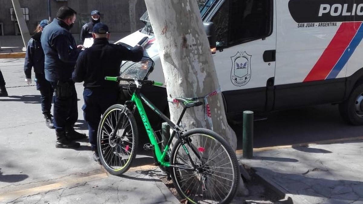 Entró al kiosco, apoyó la bici y se la llevó un ladrón