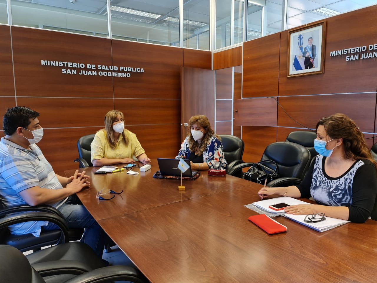 La ministra de Salud aclaró el porcentaje de camas disponibles en terapia Covid-19