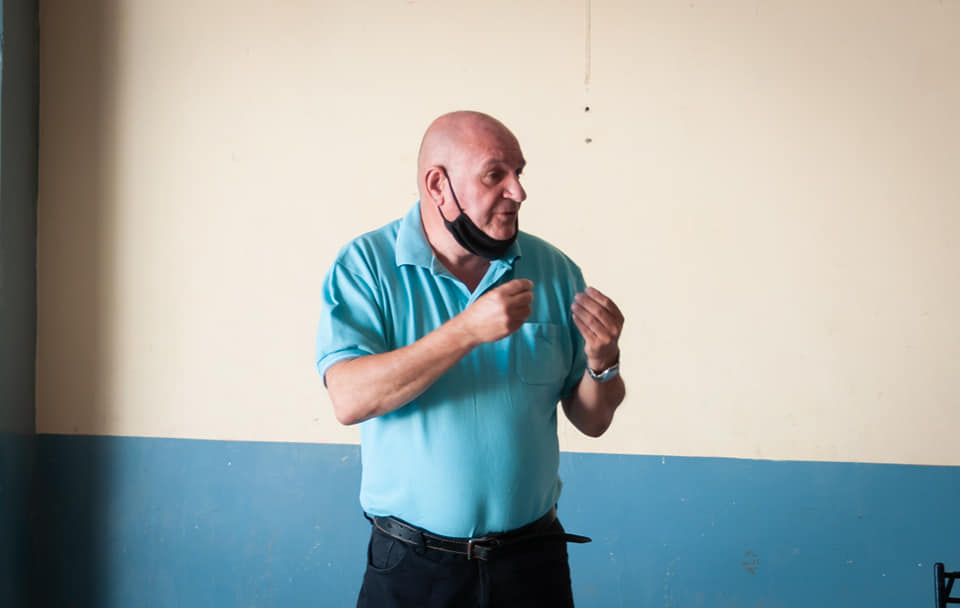 “Estás muy linda”, le escribió el concejal caucetero a la menor de 16 años