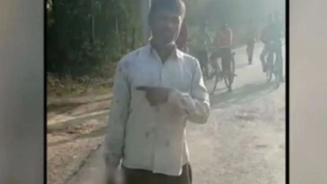 Decapitó a su hija de 18 años y se presentó en la comisaría con la cabeza en sus manos