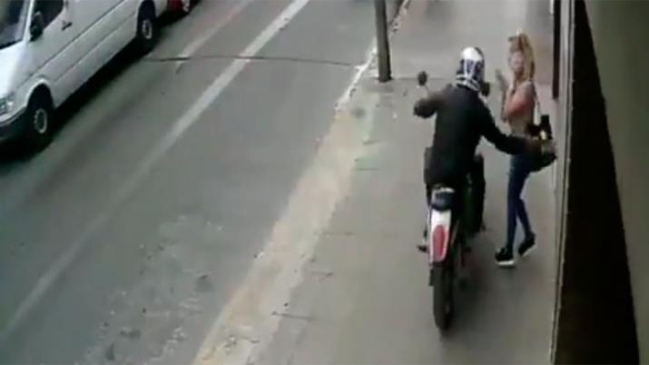 Le intentaron robar la cartera y murió de un infarto