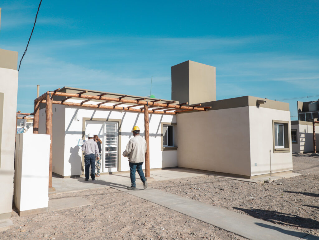 Entrega de barrio en Ullum