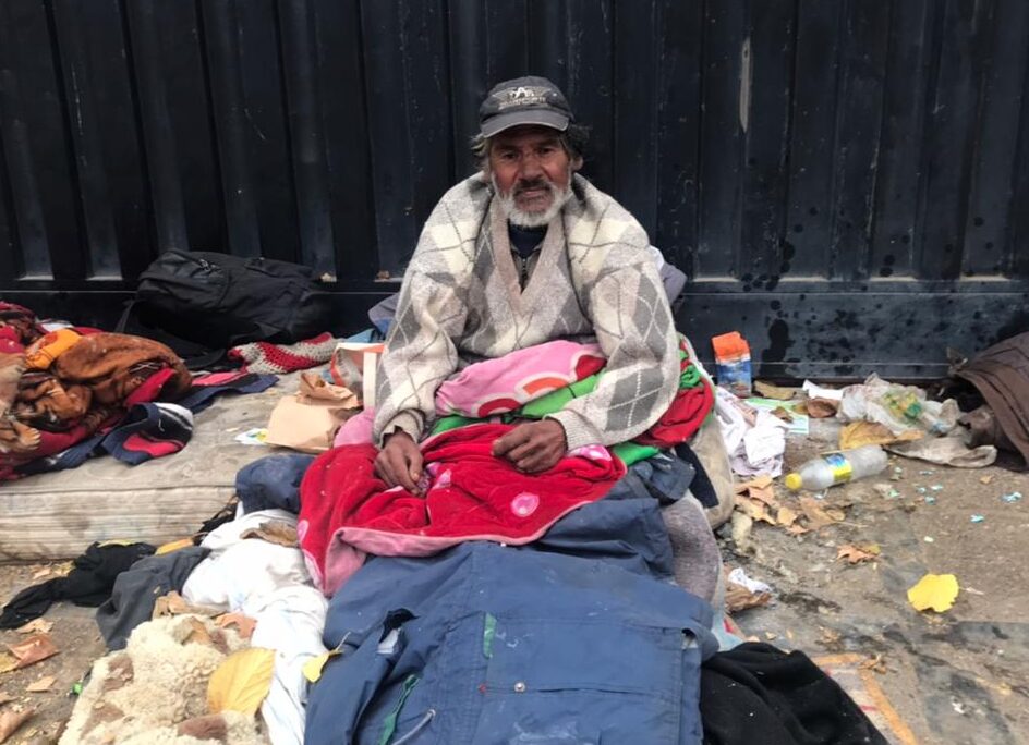 San Juan: Fue recién operado de cáncer y ahora vive en la calle