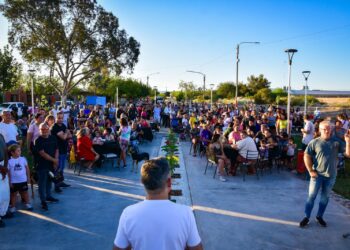 El Lote Hogar 43 de Chimbas con plaza nueva