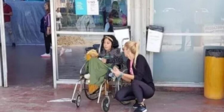 Abandonó a su novia discapacitada en la terminal y escapó con su pensión