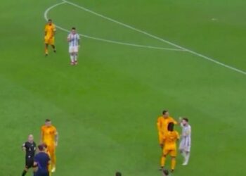 La pelea previa entre Messi y Weghorst antes del “¿qué mirás, bobo?”