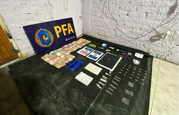 Cinco narcos detenidos con cocaína, marihuana, anfetaminas y dinero