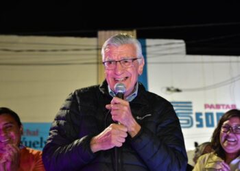 Gioja y Gramajo en una masiva caravana en Jáchal