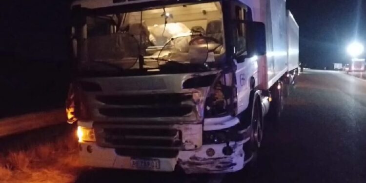 Dos personas murieron tras chocar camino a la Difunta Correa