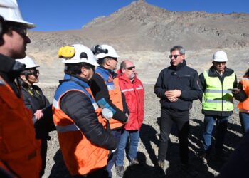 Uñac en el Pachón supervisó el retiro de la escombrera de Cerro Amarillo