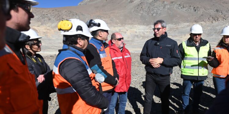 Uñac en el Pachón supervisó el retiro de la escombrera de Cerro Amarillo