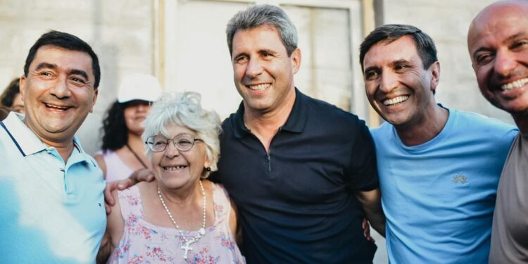 Uñac dijo en Rawson que “la sociedad reconoce las 15.000 viviendas entregadas”