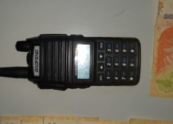 Abrieron un auto con un handy y robaron 380 mil pesos: fueron detenidos