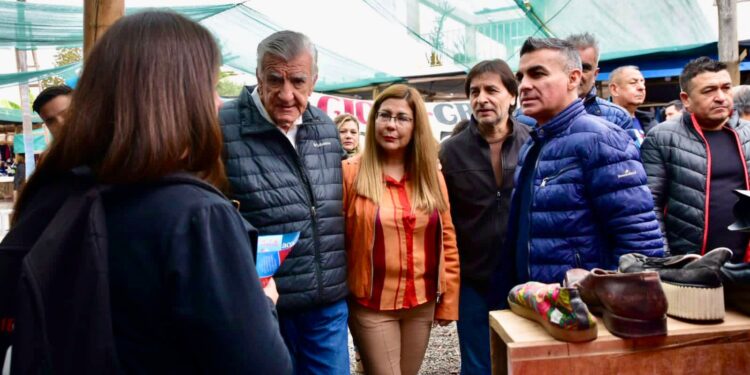 Gioja y Gramajo caminaron Caucete y escucharon a los cauceteros