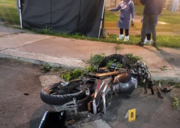 Identificaron al joven que murió tras estrellar su moto en un cantero