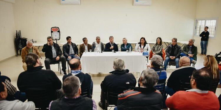 Uñac en Calingasta: “Queremos que Los Azules sea generador de empleo para los calingastinos”