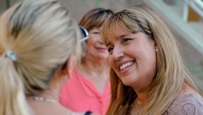 Alejandra Venerando avanza a paso firme hacia la intendencia de Rivadavia