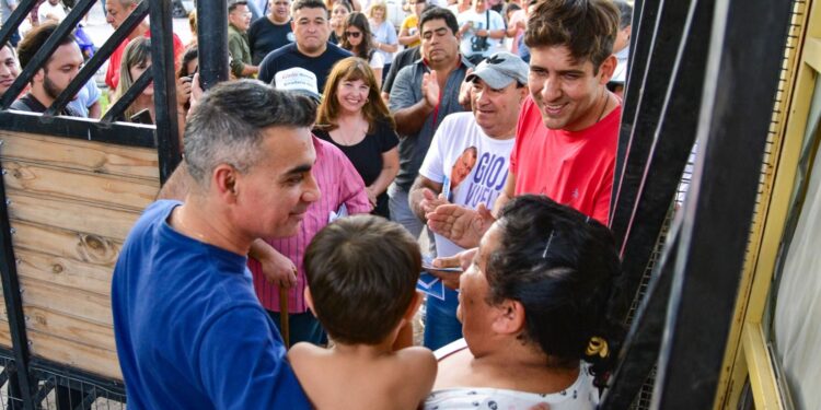 Gramajo caminó Rivadavia junto a Perrone