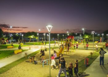 La nueva plaza que ya disfrutan los niños de un barrio chimbero