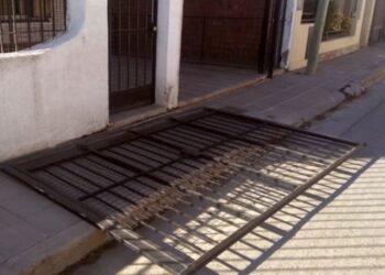 Un portón aplastó a una bebé de 2 añitos