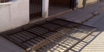 Un portón aplastó a una bebé de 2 añitos