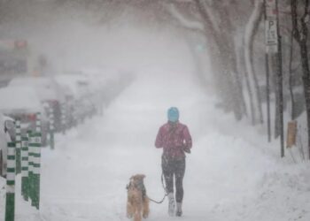 Una peligrosa tormenta de hielo afectó a un millón de canadienses