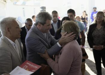 Uñac entregó las llaves de sus viviendas a familias veinticinqueñas