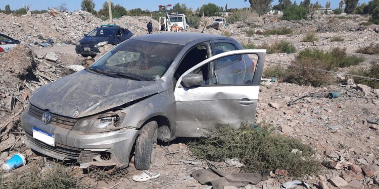 Un peligroso convicto intentó escapar de la Policía y los hirió tras ser perseguido