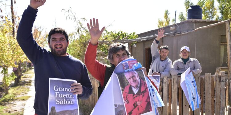 Gran caravana de Gioja y Gramajo en Calingasta