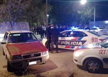 Intensa persecusión para detener a un Fiat Duna robado en una villa