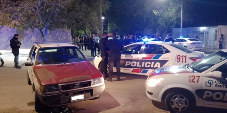 Intensa persecusión para detener a un Fiat Duna robado en una villa