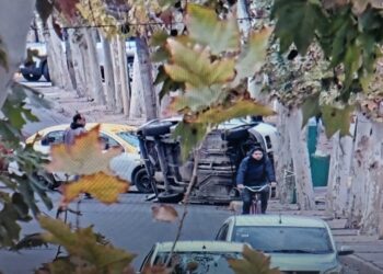 Impresionante vuelco en plena conocida esquina capitalina