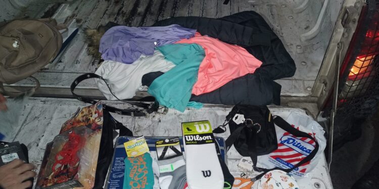 Atrapan a famosa mechera tras robar una gran cantidad de elementos de un negocio