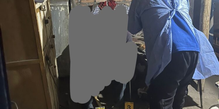 Identificaron al hombre que encontraron muerto en una silla, lleno de sangre