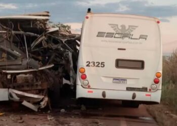 Dos micros se estrellaron de frente en la ruta: hay 3 personas fallecidas y 10 heridos 